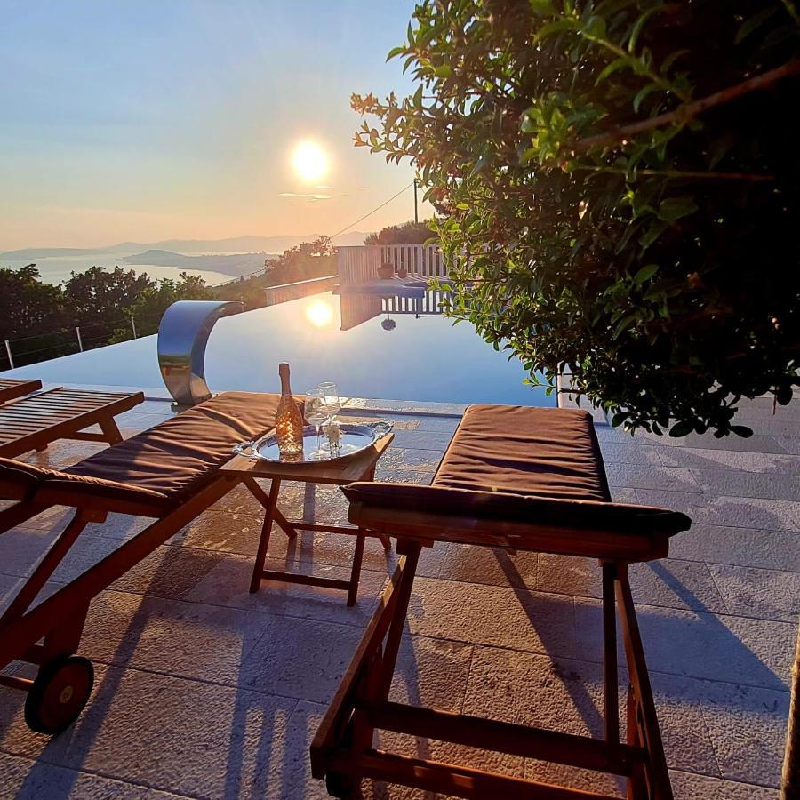 Sea View Luxury Apart Hotel Villa Conte With Swiming Pool And Romantic Spa Podstrana Buitenkant foto