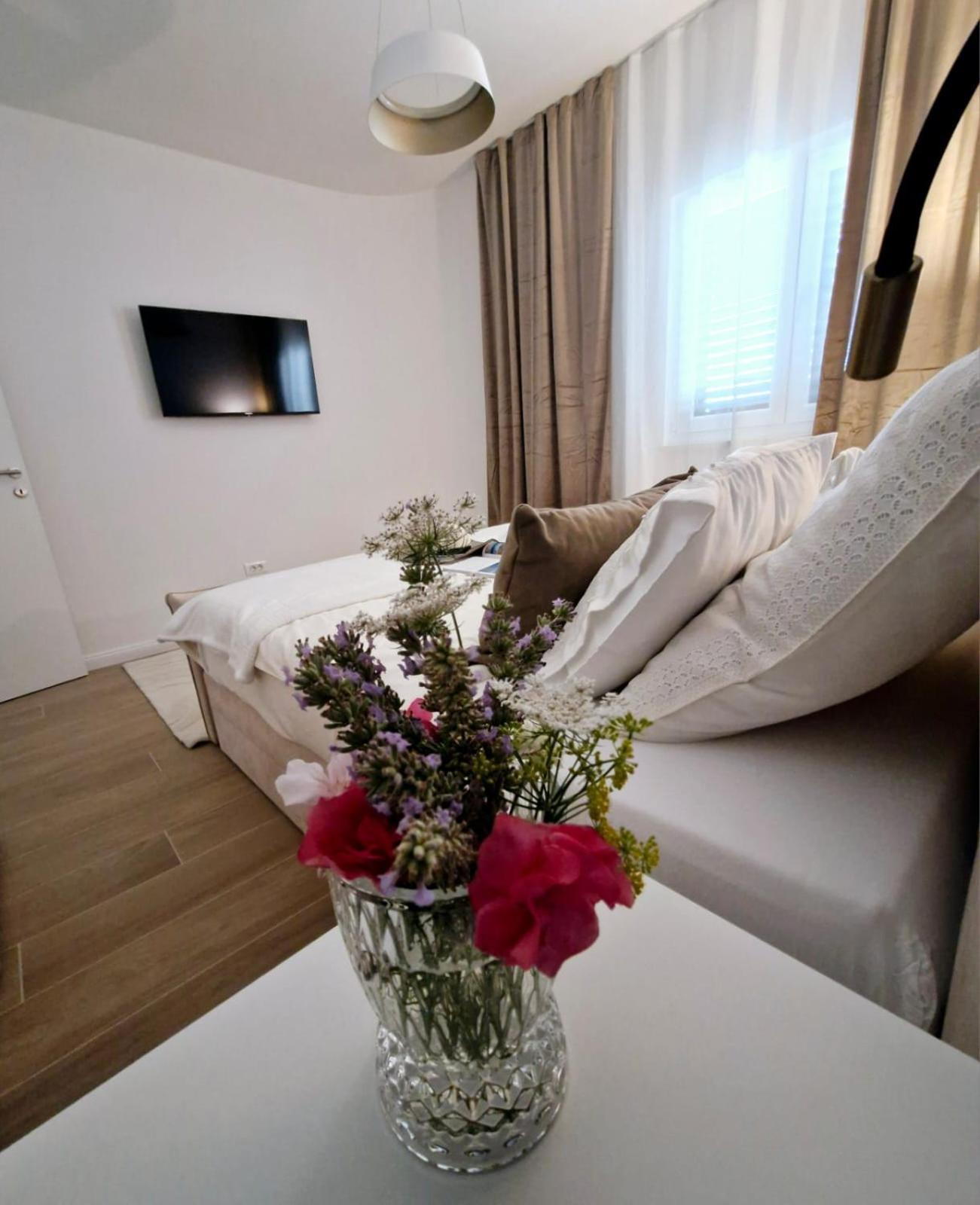 Sea View Luxury Apart Hotel Villa Conte With Swiming Pool And Romantic Spa Podstrana Buitenkant foto